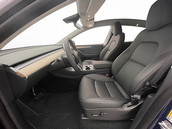 Tesla Model Y 11 of 30