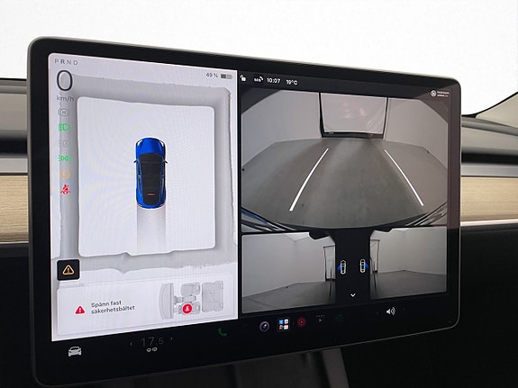 Tesla Model Y 17 of 30