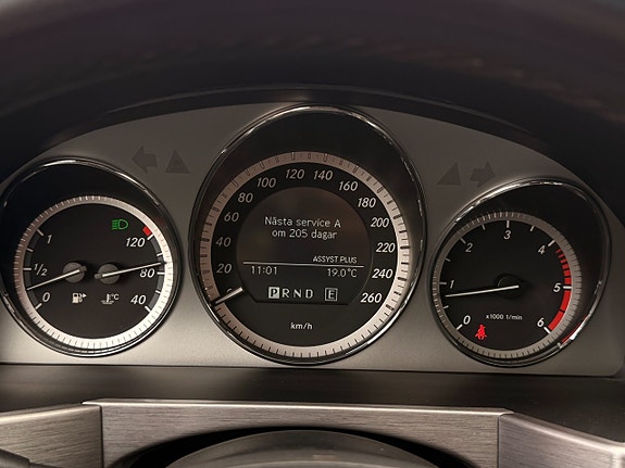 Mercedes-Benz GLK220 16 of 23