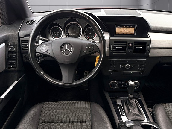 Mercedes-Benz GLK220 10 of 23