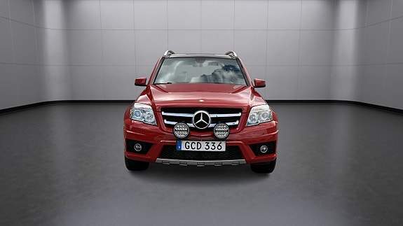 Mercedes-Benz GLK220 2 of 23