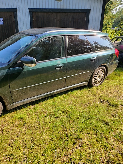 Subaru Legacy 3 of 6