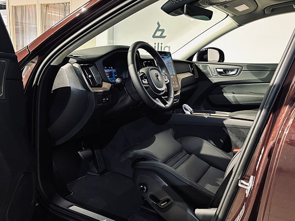 Volvo XC60 14 of 25