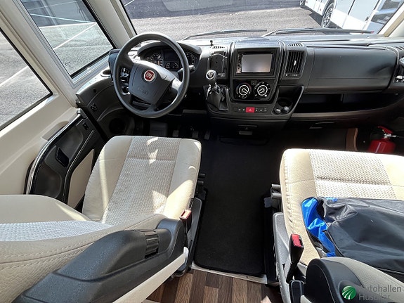 Knaus 700 Sky 5 of 14
