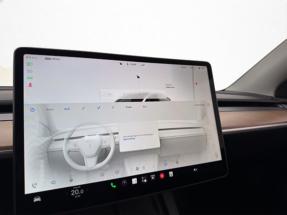 Tesla Model Y 22 of 30