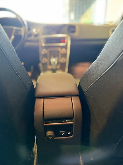 Volvo V60 22 of 23