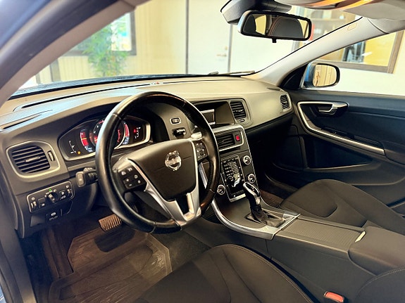 Volvo V60 14 of 23
