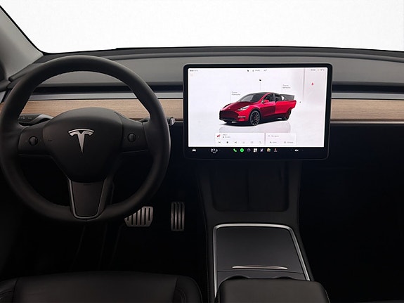 Tesla Model Y 15 of 30