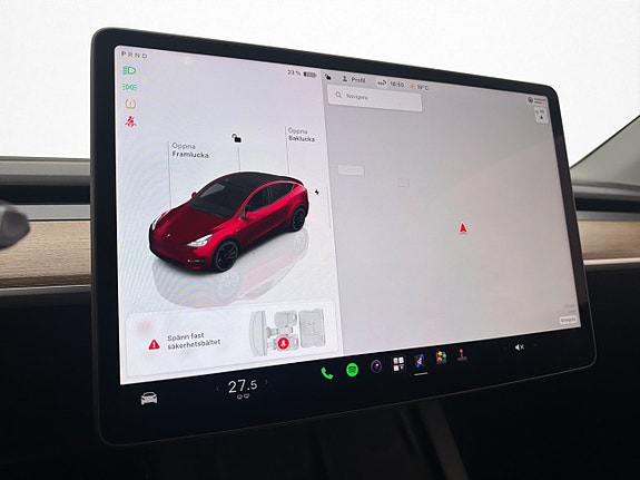 Tesla Model Y 21 of 30