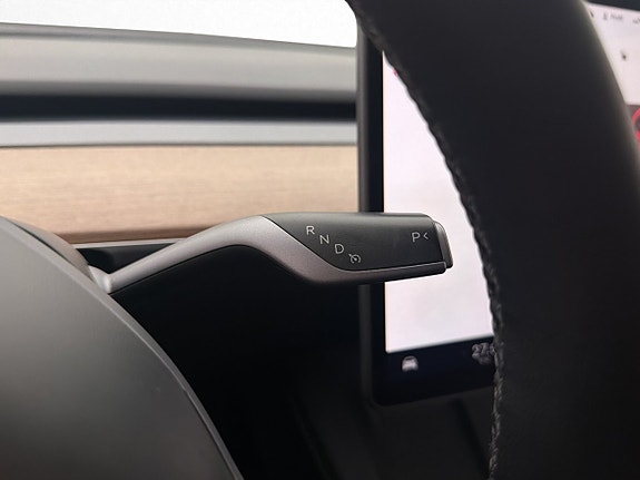Tesla Model Y 19 of 30