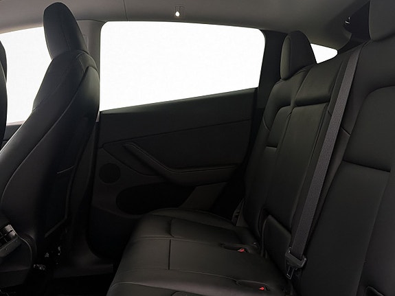 Tesla Model Y 30 of 30