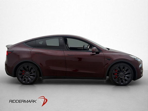 Tesla Model Y 10 of 30