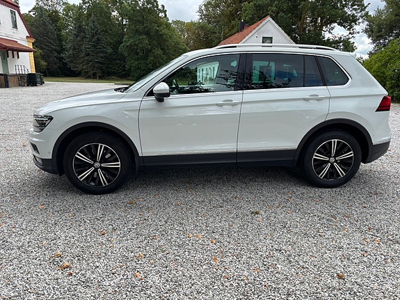 Volkswagen Tiguan 2 of 8