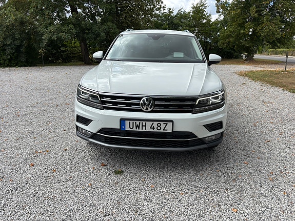 Volkswagen Tiguan 3 of 8
