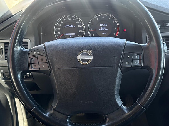 Volvo V70 12 of 18