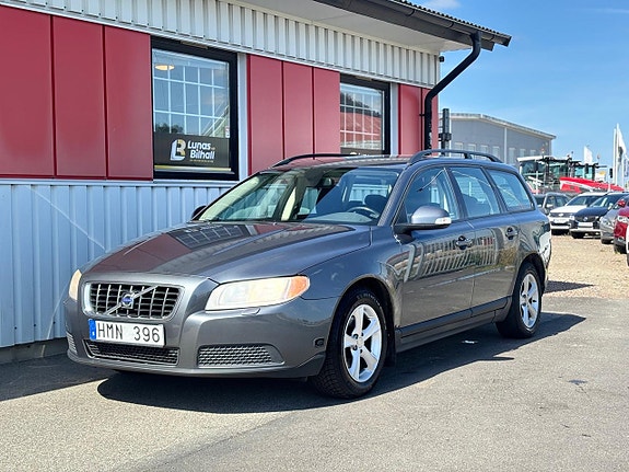 Volvo V70 2 of 18