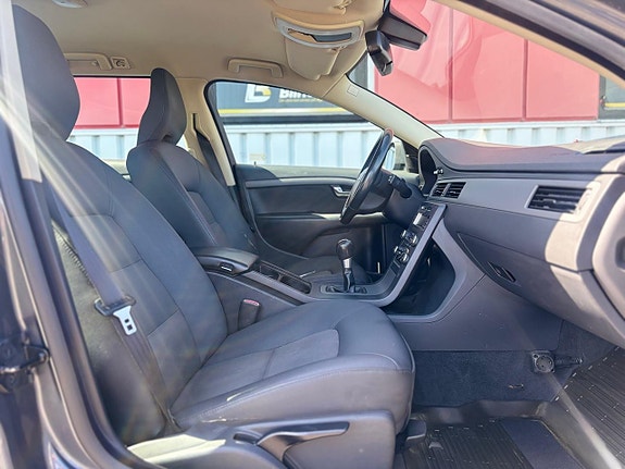Volvo V70 16 of 18