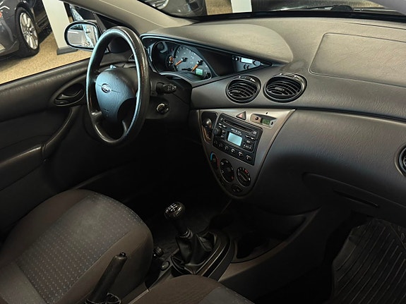 Ford Focus 10 of 13