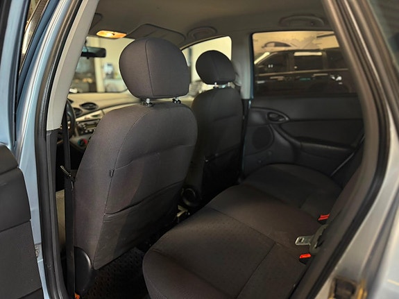 Ford Focus 7 of 13