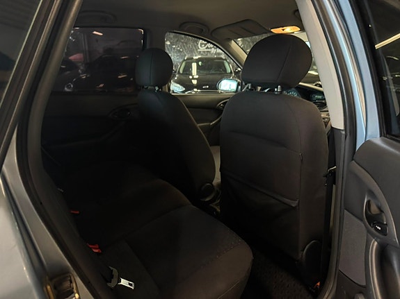 Ford Focus 8 of 13