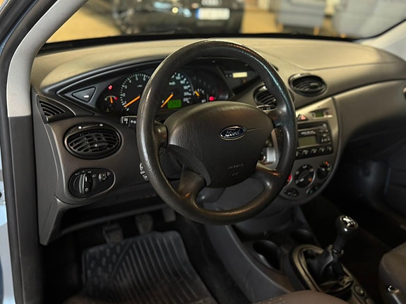 Ford Focus 5 of 13