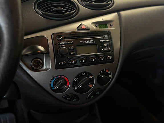 Ford Focus 12 of 13