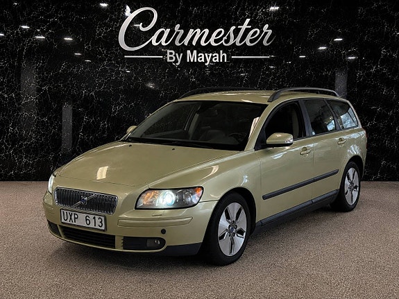Volvo V50 2 of 15