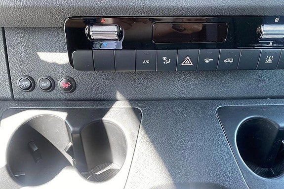 Mercedes-Benz eSprinter 420 13 of 16