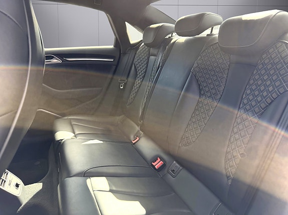Audi RS3 18 of 19