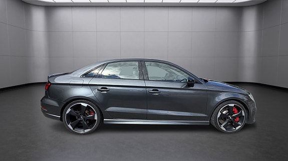 Audi RS3 4 of 19