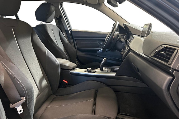 BMW 328i 14 of 22