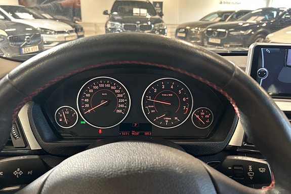 BMW 328i 16 of 22