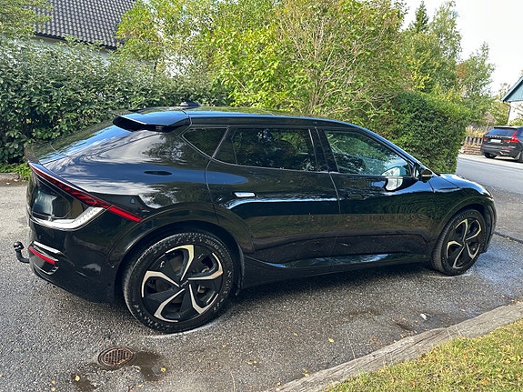 Kia EV6 4 of 8