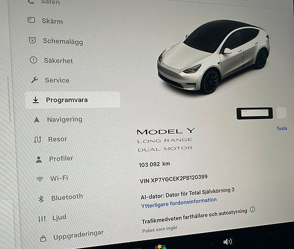 Tesla Model Y 8 of 19