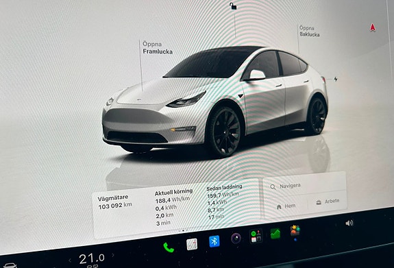 Tesla Model Y 9 of 19