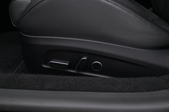 Tesla Model 3 10 of 27