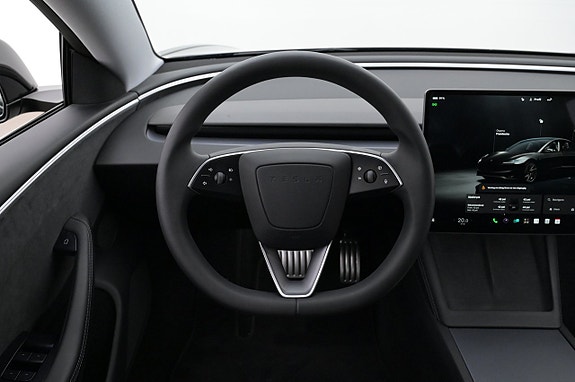 Tesla Model 3 7 of 27