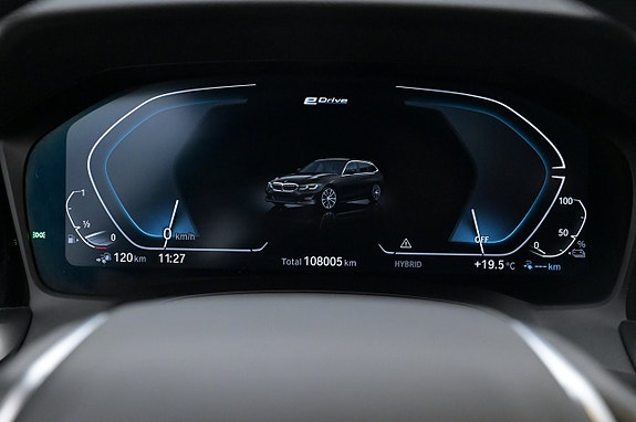 BMW 330e 9 of 27