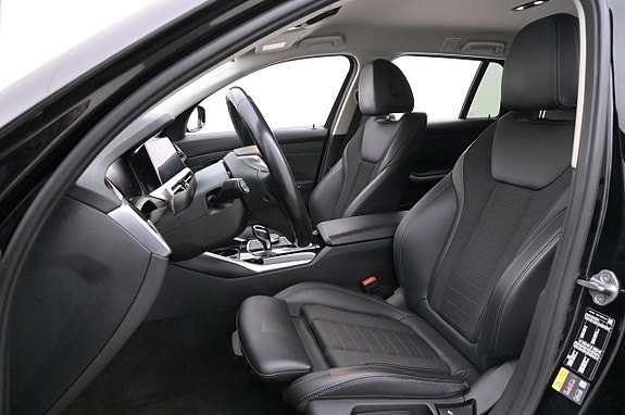 BMW 330e 10 of 27