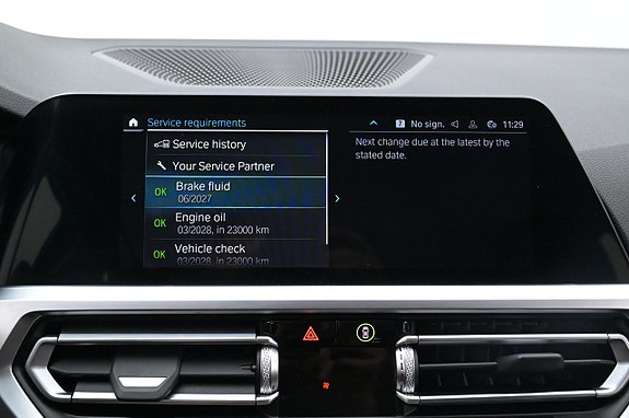 BMW 330e 18 of 27