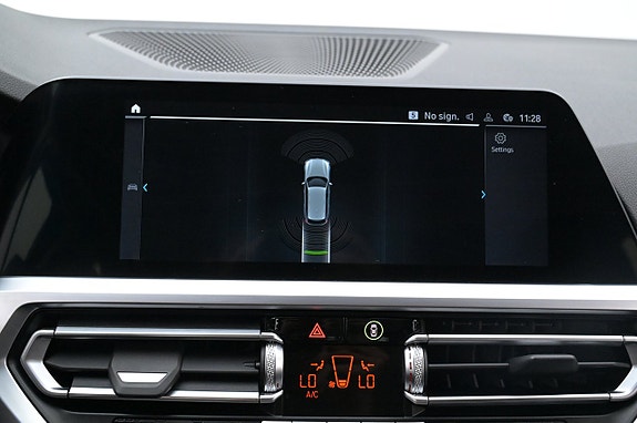 BMW 330e 15 of 27