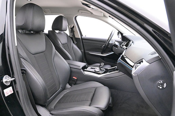 BMW 330e 13 of 27