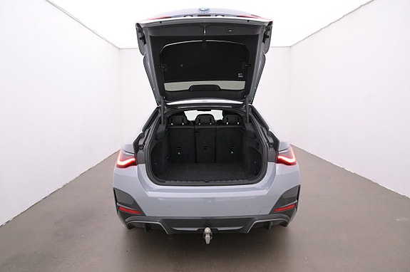BMW i4 21 of 27
