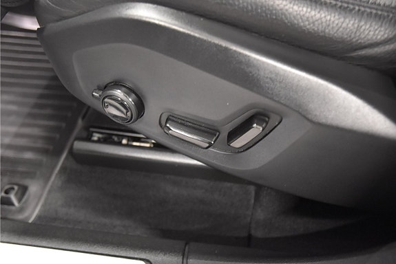 Volvo XC60 13 of 26