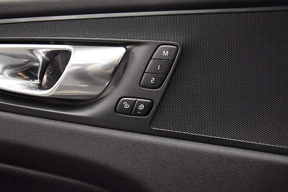 Volvo XC60 14 of 26