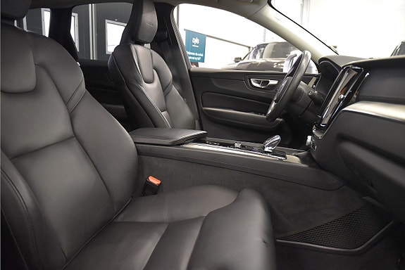 Volvo XC60 11 of 26
