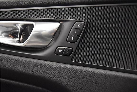 Volvo XC60 14 of 26