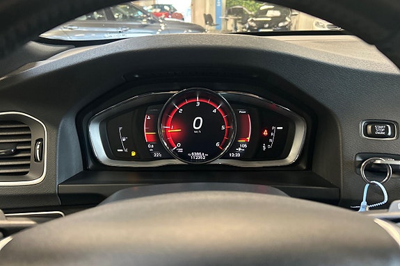 Volvo V60 Cross Country 17 of 24