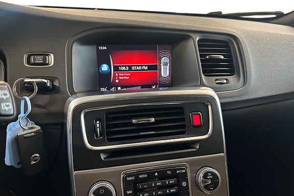 Volvo V60 Cross Country 19 of 24