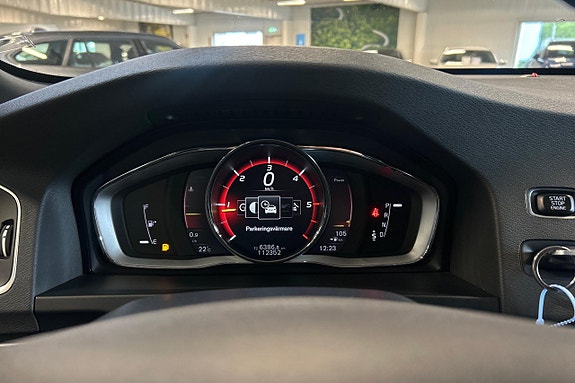 Volvo V60 Cross Country 18 of 24